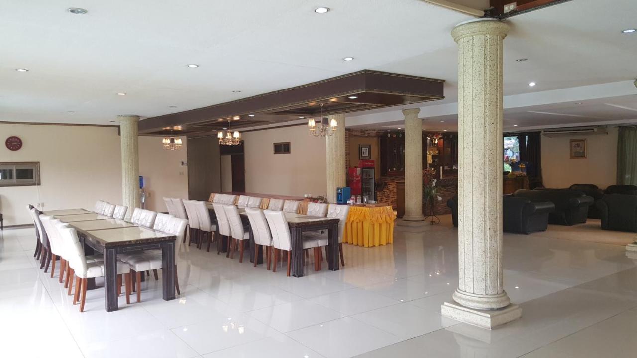 Phil Oasis Hotel & Resort Silang Exterior foto